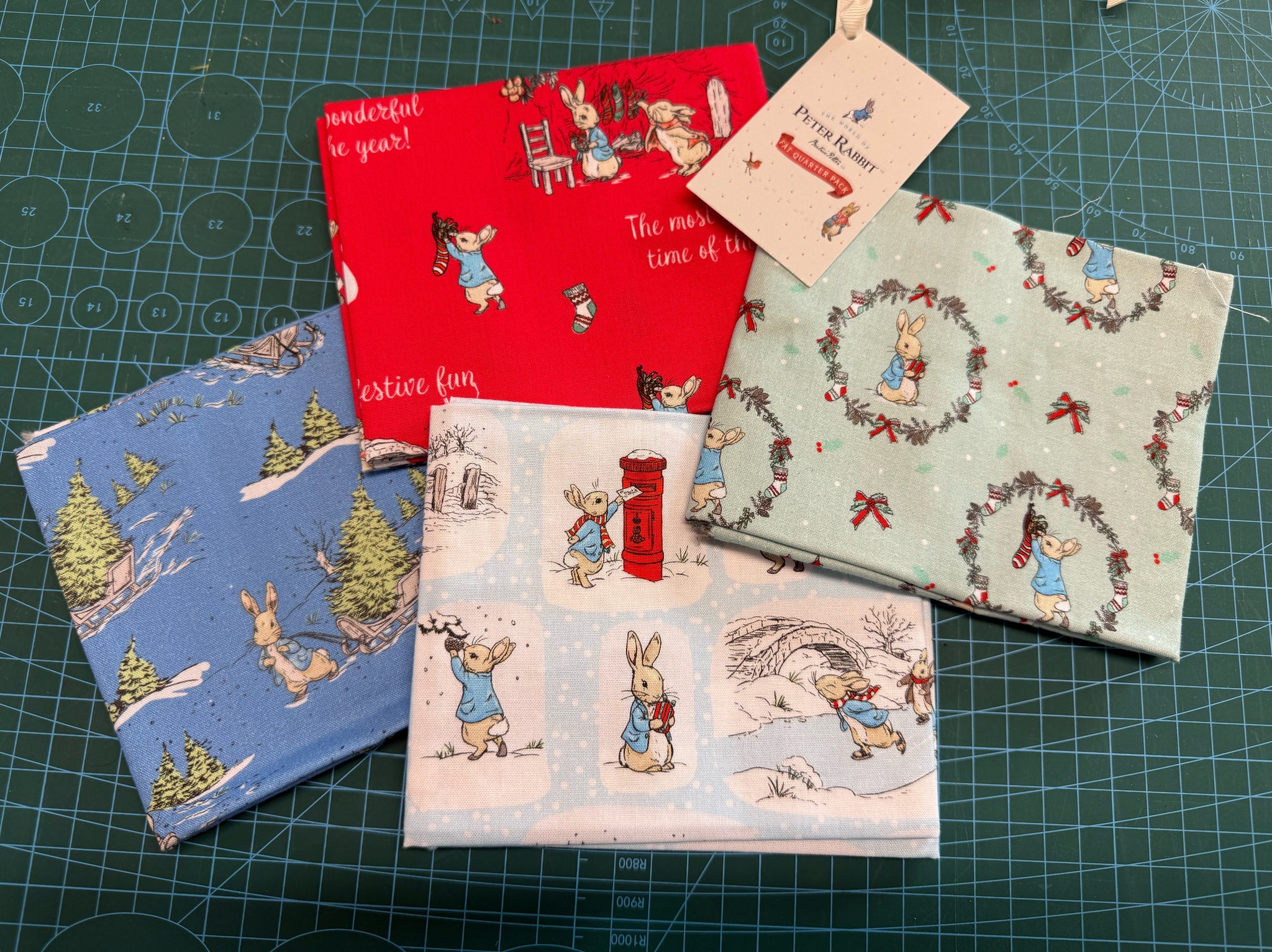 Peter Rabbit The Most Wonderful Time Of The Year s– 4 x Fat Quarter Bundle